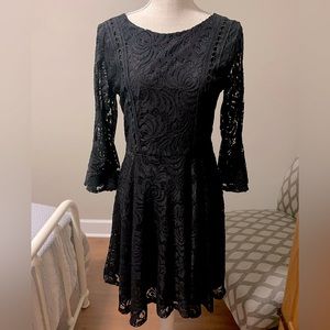 Gorgeous black lace long sleeve knee length cocktail dress size large / 10